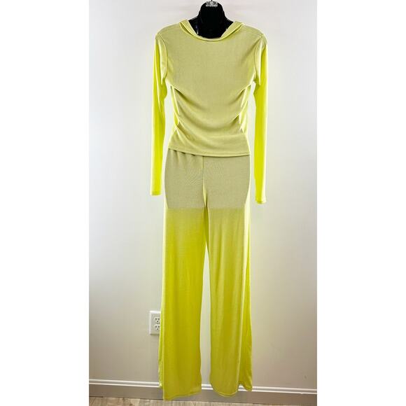 Boohoo Long Sleeve Button Up Shirt and Matching Wide Leg Pants Butter Yellow 8 - Picture 4 of 10